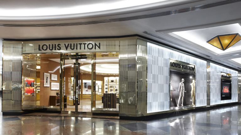 Louis Vuitton store, Dubai Mall of The Emirates – Inside The Closet