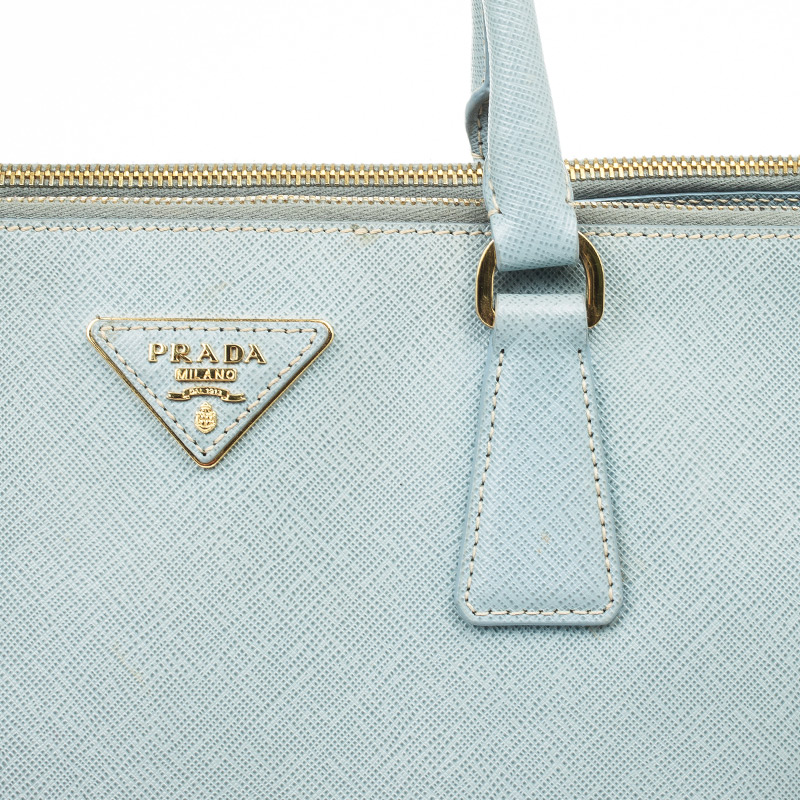 Prada Baby Blue Saffiano Lux Double-Zip Tote logo – Inside The Closet