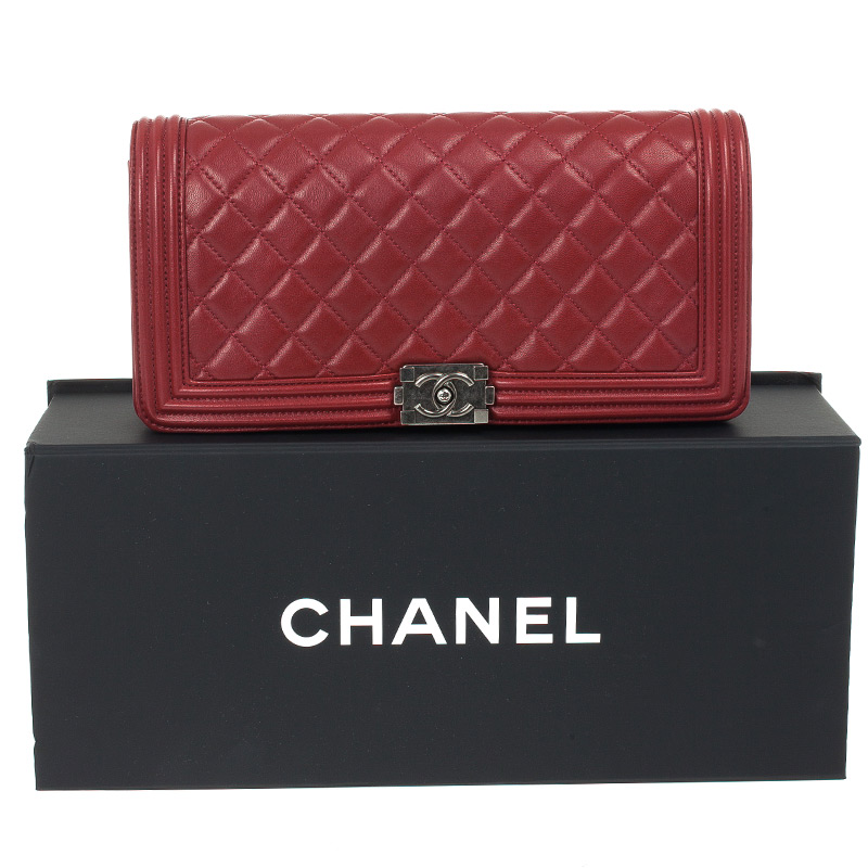 Chanel Boy Clutch Lc 1 2 15 Inside The Closet