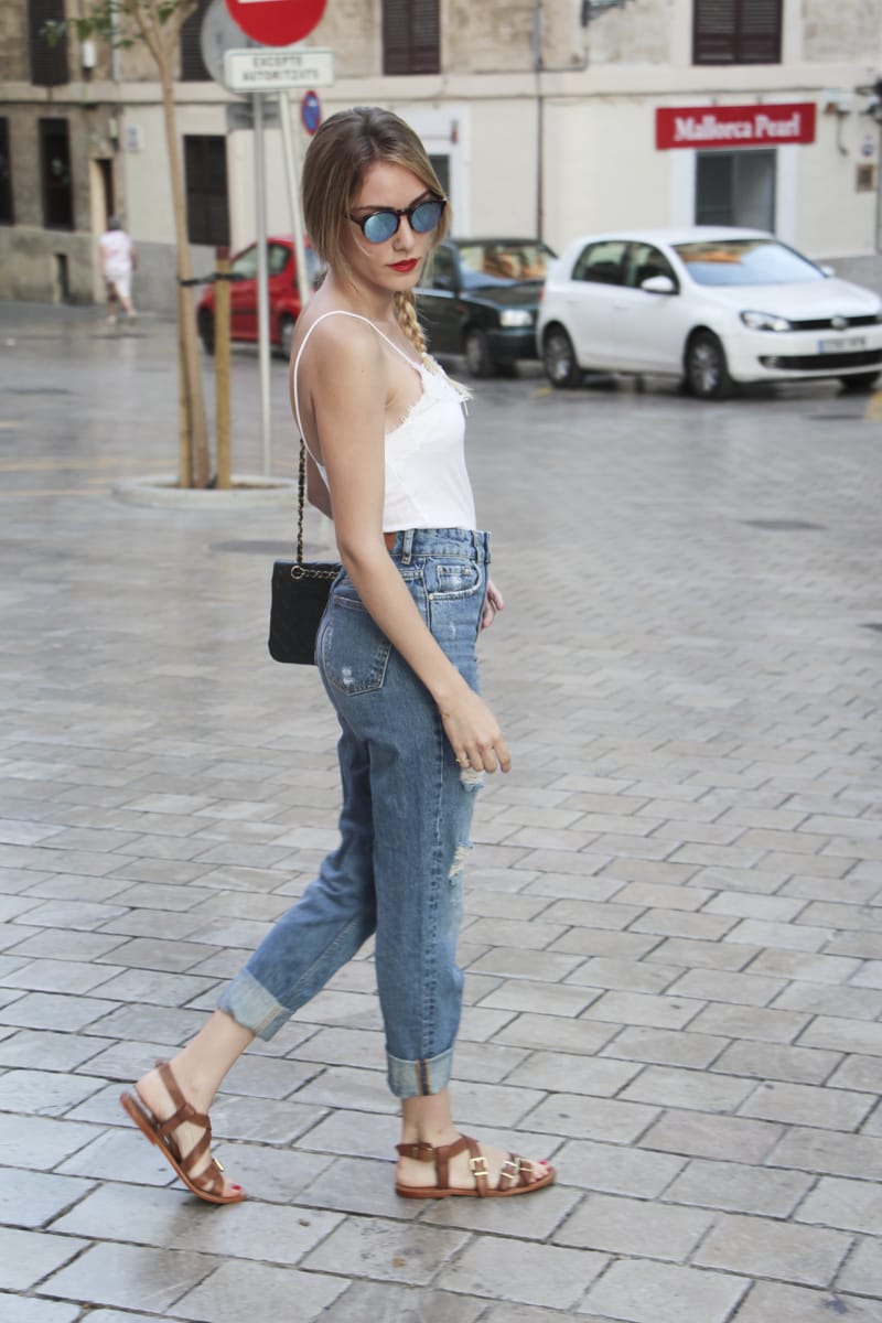 Street Style Boyfriend Jeans Inside The Closet