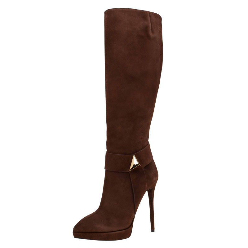 5 Boots Every Woman Needs in Her Closet – Inside The Closet
