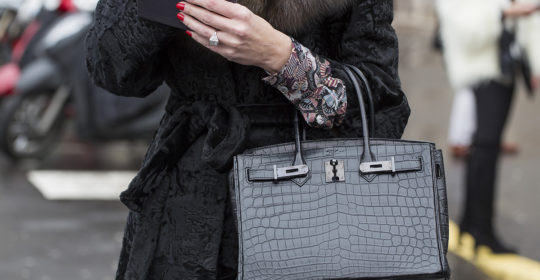 women-Hermes-handbag