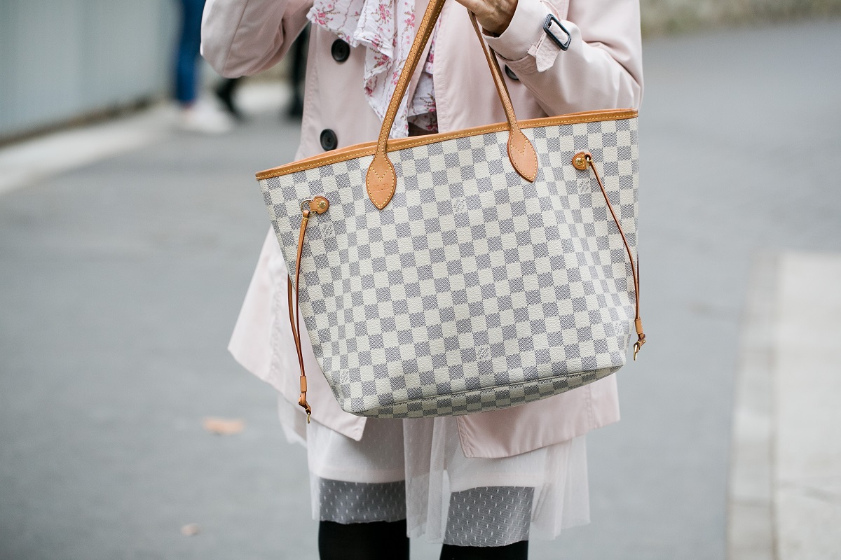 celebs with lv neverfull