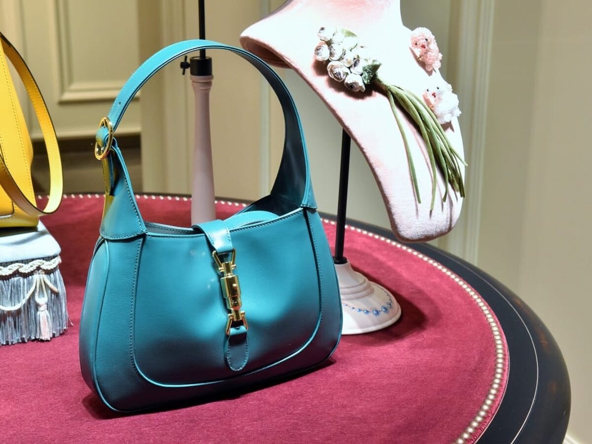ショルダーバッグ GUCCI JACKIE 1961 CHOCOLATE SHOULDER BAG GUCCI Jackie 1961 small textured-leather shoulder bag | NET